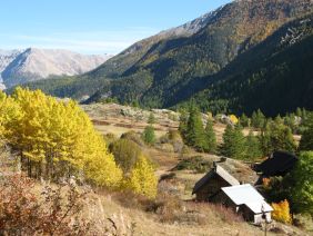 Haute Vallée de la Clarée aux couleurs exceptionnelles en automne
